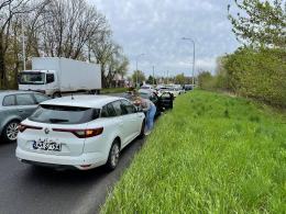 Utrudnienia na Wrocławskiej po kolizji kilku samochodów osobowych