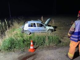Wypadek w Chróścinie. Auto wypadło z drogi, kierowca pijany