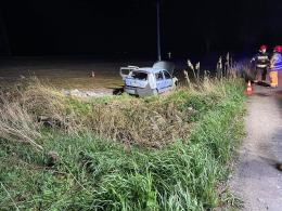 Wypadek w Chróścinie. Auto wypadło z drogi, kierowca pijany
