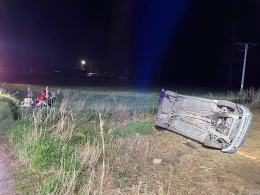 Wypadek w Chróścinie. Auto wypadło z drogi, kierowca pijany