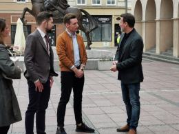 Remigiusz Mróz: Każdy autor marzy o ekranizacji książki w rodzinnym mieście