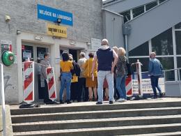 Oczekujący na szczepienie "całowali klamkę" - szczepionki na Toropol dziś nie dotarły