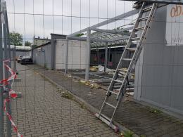 Rozpoczęła się rozbiórka pawilonów na targowisku "Centrum". Kupcy robią to...sami?