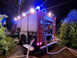 Pożar stodoły w Kózkach gasiło kilkanaście zastępów straży