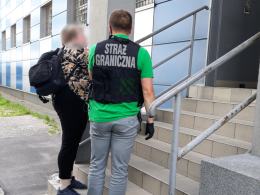 Rozbito międzynarodową grupę przestępczą legalizującą cudzoziemcom pobyt na terenie RP
