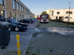 Pod maską nagle pojawił się dym. Pożar passata pod siłownią w Opolu