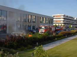 Pod maską nagle pojawił się dym. Pożar passata pod siłownią w Opolu