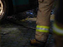 Pod maską nagle pojawił się dym. Pożar passata pod siłownią w Opolu