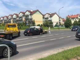 Zderzenie trzech pojazdów na skrzyżowaniu Al. Solidarności i Witosa. Ranne dziecko