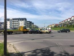 Zderzenie trzech pojazdów na skrzyżowaniu Al. Solidarności i Witosa. Ranne dziecko