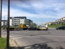 Zderzenie trzech pojazdów na skrzyżowaniu Al. Solidarności i Witosa. Ranne dziecko