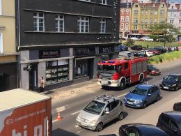 Kierujący Volkswagenem skosił przydrożne słupki na ulicy Ozimskiej
