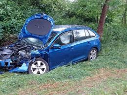 Czołowe zderzenie pojazdów w Dębowej. Dwie osoby w szpitalu