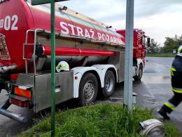 Kilkudziesięciu strażaków gasiło pożar na składowisku odpadów w Szymiszowie