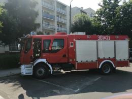 Ulatniający się gaz w mieszkaniu. Strażacy wyważyli drzwi