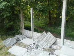 Ozimek: Przykry incydent na stadionie. Wandale zniszczyli nowy betonowy płot