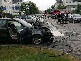 Pożar samochodu osobowego na ulicy Sieradzkiej w Opolu