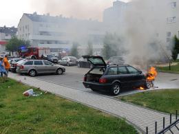 Pożar samochodu osobowego na ulicy Sieradzkiej w Opolu