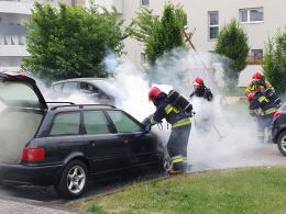 Pożar samochodu osobowego na ulicy Sieradzkiej w Opolu