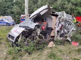 Wypadek na obwodnicy Osowca. Kierowca zakleszczony w pojeździe 