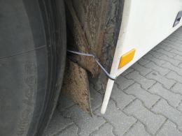 Wiózł dzieci na wycieczkę autobusem w tragicznym stanie. WITD wycofało pojazd z ruchu