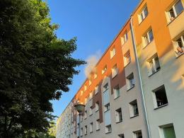 Pożar w bloku przy ulicy Dambonia w Opolu. Jedna osoba została poszkodowana