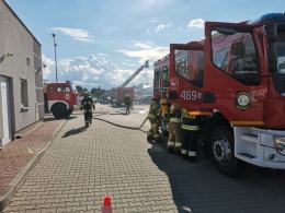 Pożar warsztatu samochodowego w Nysie. W akcji 10 zastępów straży