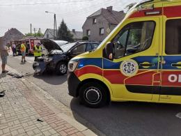 Wypadek w Nakle. Kierujacy samochodem osobowym uderzył w budynek