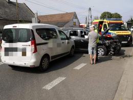 Wypadek w Nakle. Kierujacy samochodem osobowym uderzył w budynek