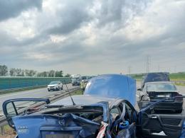 Zderzenie kilku pojazdów na 209 km autostrady A4. Lądował śmigłowiec LPR