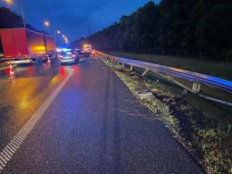 Kierowca BMW uderzył w bariery na nitce a4 w kierunku Wrocławia