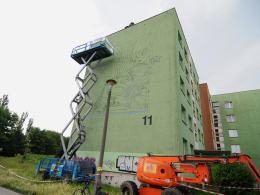 Na osiedlu Armii Krajowej rozpoczęto malowanie. Będzie mural z opolskim superbohaterem