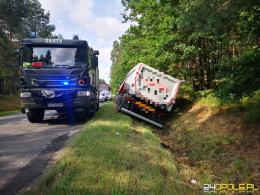 Dwa samochody ciężarowe i bus dostawczy zderzyły się w powiecie kluczborskim