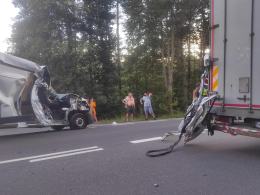 Samochód ciężarowy i bus zderzyły się pod Kluczborkiem