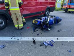 Na wysokości Sosnówki, motocyklistka zderzył się z busem