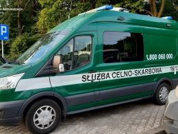 Funkcjonariusze KAS wykrywają próby nielegalnego przywozu narkotyków do kraju.