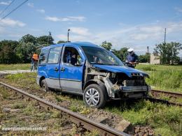 Zignorował znak STOP wjechał wprost pod nadjeżdżający pociąg