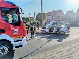 Zderzenie pojazdów w Praszce. Jedna osoba przewieziona do szpitala