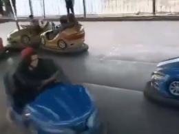 Tak się bawi, tak się bawi Afganistan. Talibowie na trampolinie
