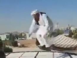Tak się bawi, tak się bawi Afganistan. Talibowie na trampolinie