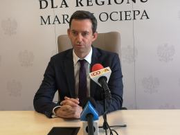 Marcin Ociepa pozostaje sekretarzem stanu w MON. Pozostaje posłem bezpartyjnym