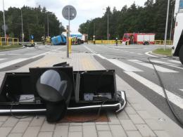Dwa samochody ciężarowe zderzyły się w Myślinie