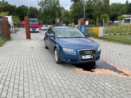 Kierująca audi wjechała na cmentarz. Nie zauważyła, że wysuwa się blokada