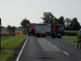 Samochód ciężarowy najechał na pojazdy robót drogowych. Wypadek na DK 94