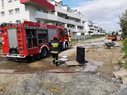 Pożar samochodu na budowie drogi łączącej Bielską i Sieradzką
