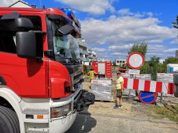 Pożar samochodu na budowie drogi łączącej Bielską i Sieradzką