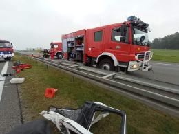 Trzy samochody ciężarowe zderzyły się na A4. Autostrada zablokowana