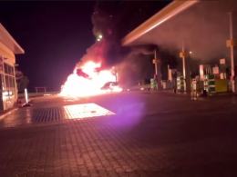 Pożar busa na stacji benzynowej na autostradzie A4