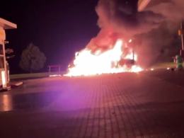 Pożar busa na stacji benzynowej na autostradzie A4