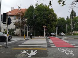 Działają już światła na zmodernizowanym przejściu dla pieszych na ulicy Ozimskiej